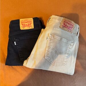 Levi's Men's Relaxed Jeans in Black and Tan